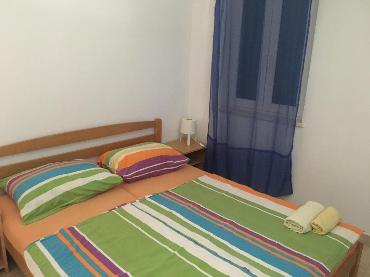 Apartmani Domenika Zuljana Exterior photo